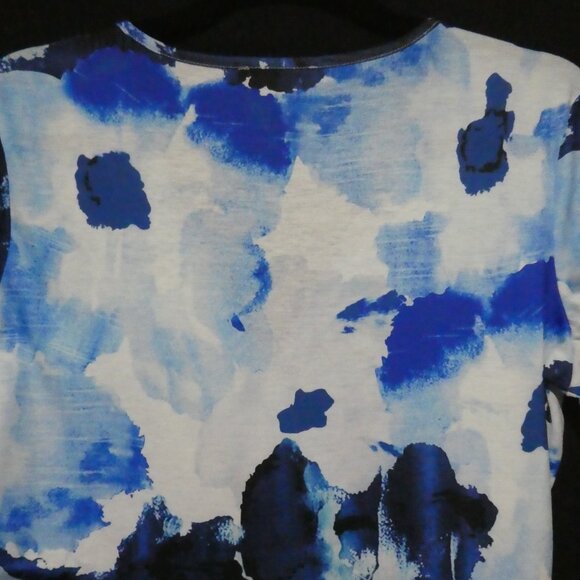 MS BASIC | large | Blue and White Floral Dress - Picture 10 of 16